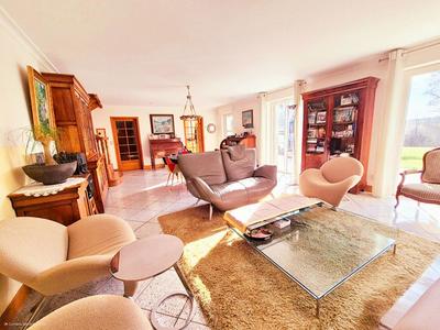 Maison - 149 m² - 6 pièces