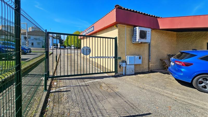 Local commercial - 53 m² - 4 pièces