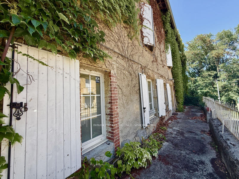 Propriété - 163 m² - 9 pièces