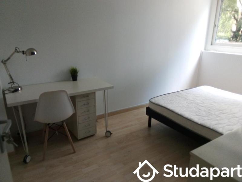 Chambre - 11 m² - 1 pièce