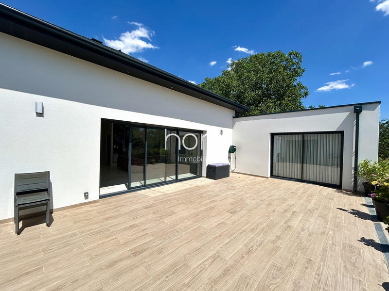 Maison - 213 m² - 6 pièces