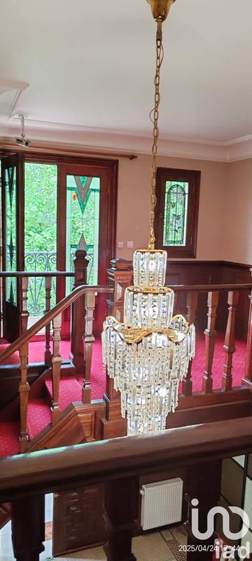 Maison - 300 m² - 12 pièces