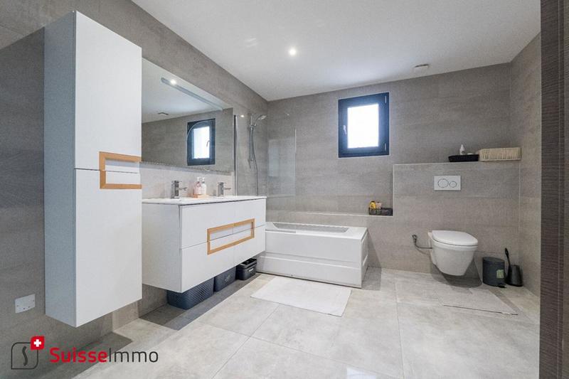 Villa - 210 m² - 8 pièces