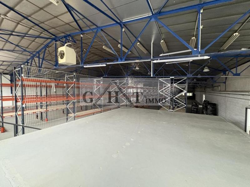 Entrepôt - 2 391 m²