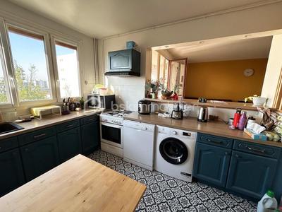 Appartement - 84 m² - 4 pièces