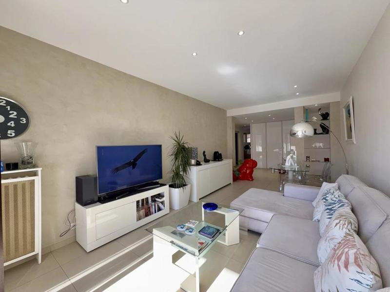 Appartement - 83 m² - 3 pièces