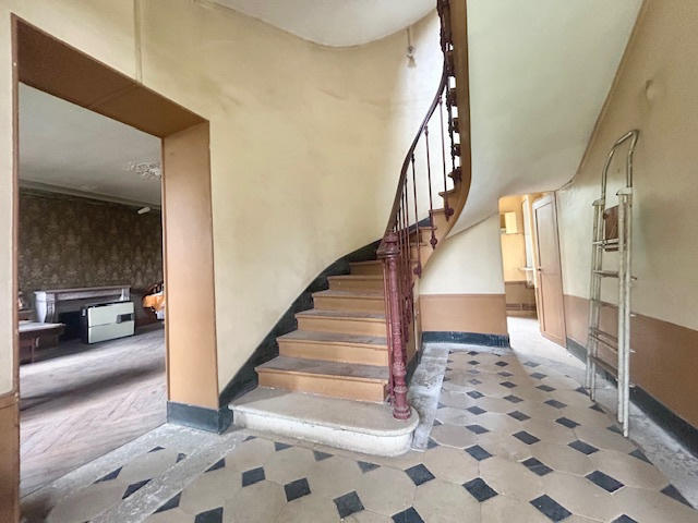 Propriété - 246 m² - 7 pièces