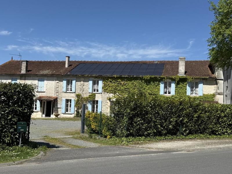 Maison - 725 m² - 24 pièces