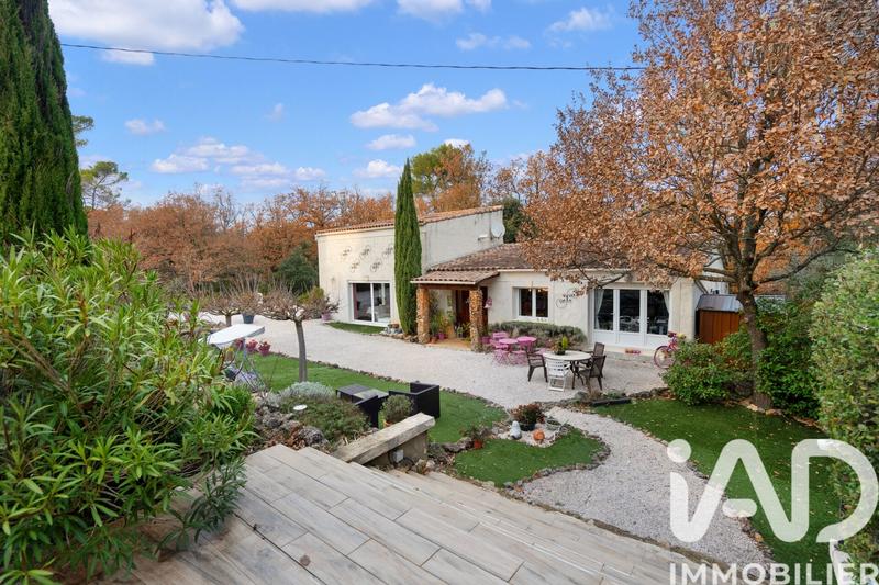 Maison - 177 m² - 7 pièces