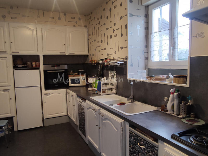 Maison - 264 m² - 12 pièces