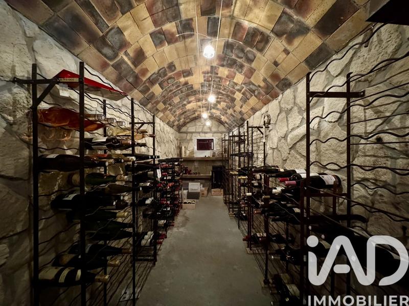 Maison - 300 m² - 8 pièces