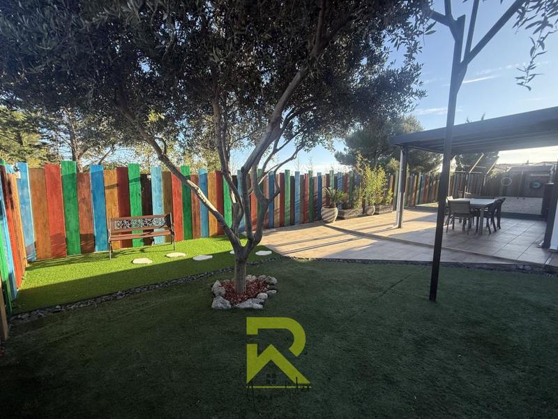 Maison - 239 m² - 4 pièces