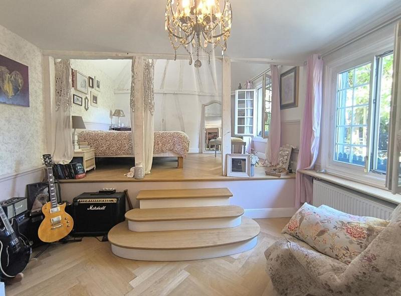 Maison - 249 m² - 7 pièces