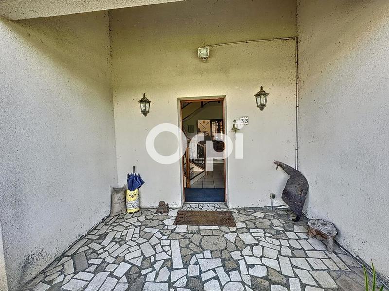 Maison - 220 m² - 6 pièces