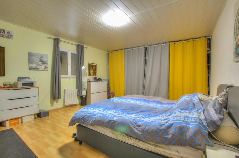 Maison - 180 m² - 7 pièces