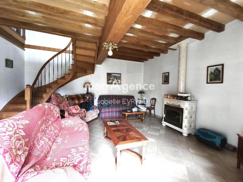 Maison - 210 m² - 7 pièces