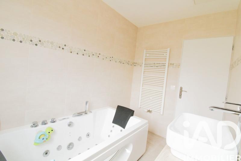 Maison - 96 m² - 5 pièces