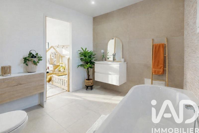 Maison de village - 100 m² - 4 pièces