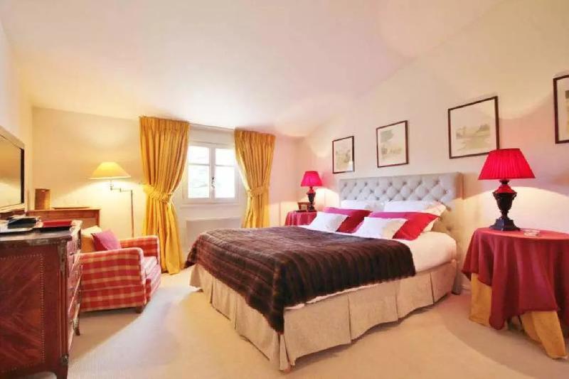 Villa - 300 m² - 7 pièces