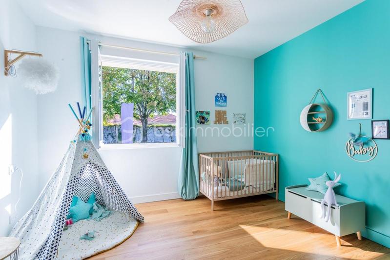 Propriété - 215 m² - 8 pièces