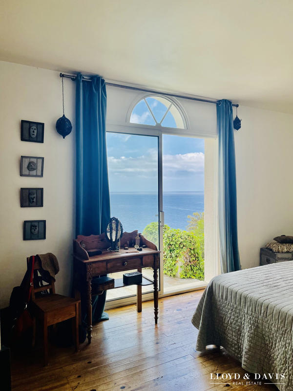 Maison - 228 m² - 5 pièces