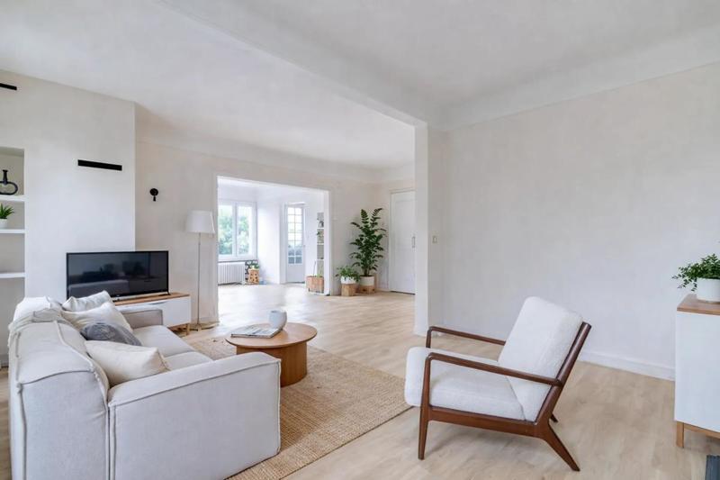 Maison - 180 m² - 8 pièces