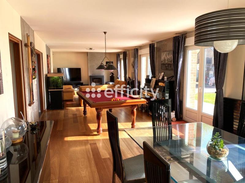 Maison - 207 m² - 5 pièces