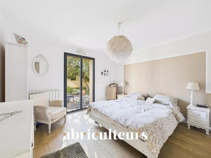 Maison - 252 m² - 8 pièces