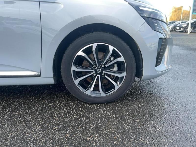 Renault Clio V Techno E-Tech full hybrid 145