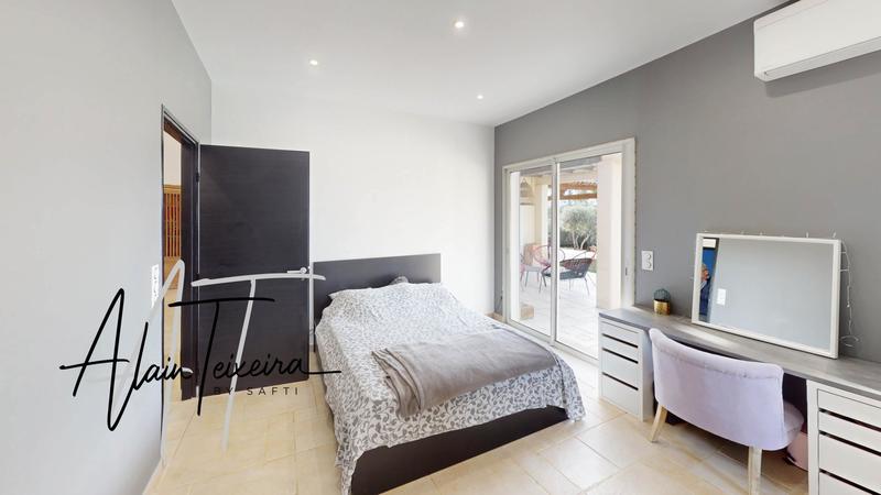 Maison - 207 m² - 7 pièces