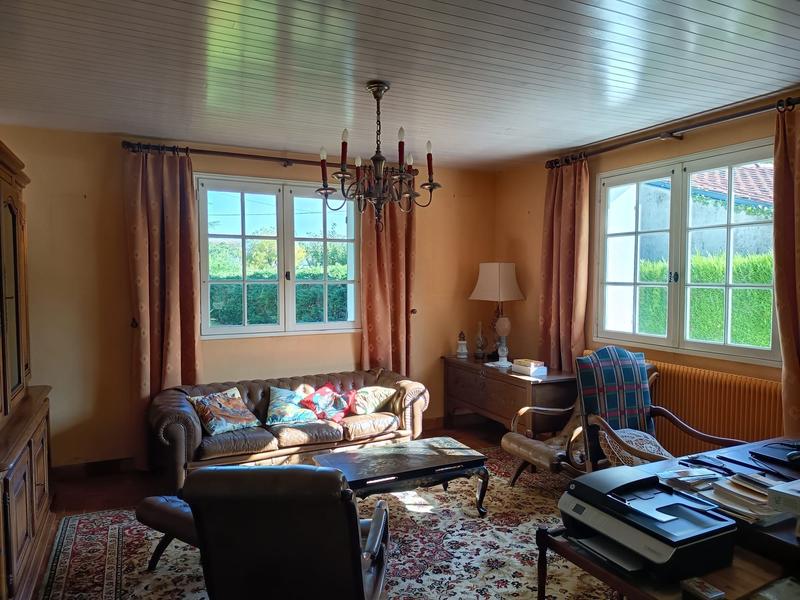 Maison - 220 m² - 6 pièces