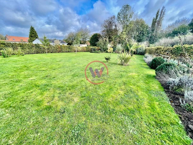 Maison - 260 m² - 10 pièces