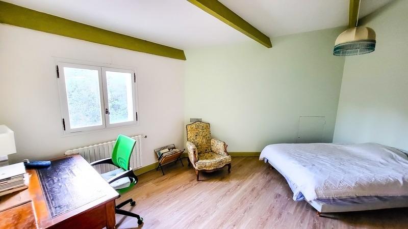 Maison - 236 m² - 7 pièces