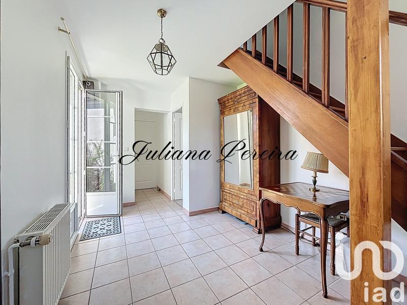 Maison - 205 m² - 9 pièces