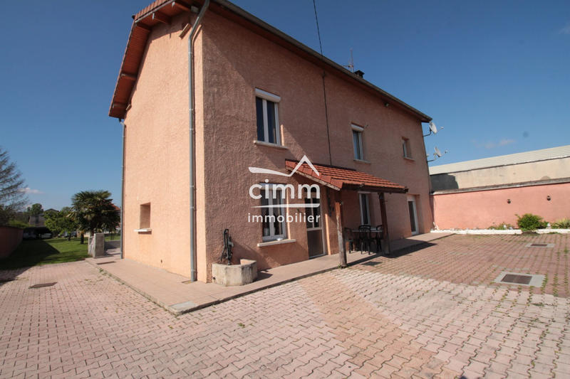 Maison - 209 m² - 8 pièces