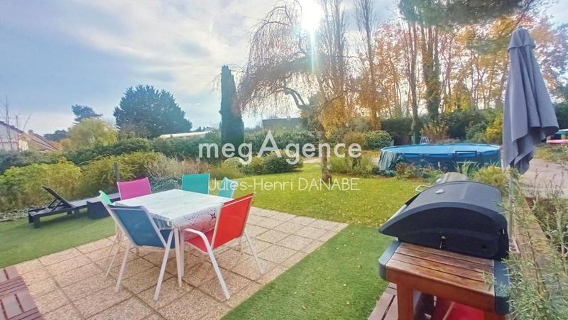 Maison - 180 m² - 8 pièces