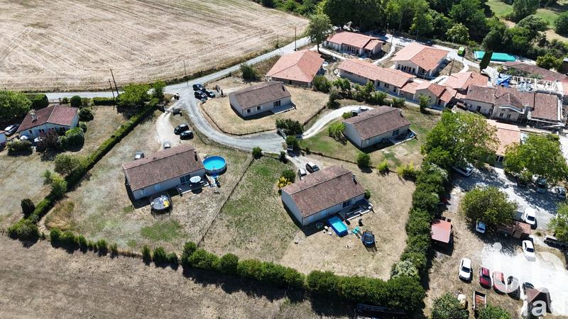 Maison - 380 m² - 4 pièces