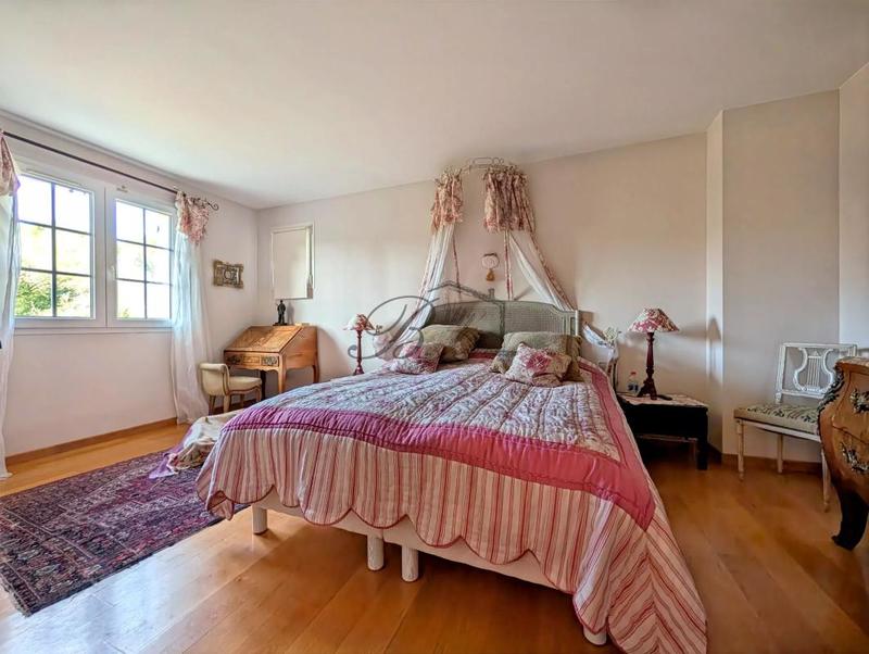 Villa - 206 m² - 7 pièces