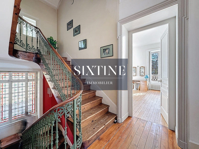 Manoir - 330 m² - 12 pièces