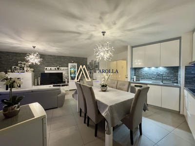 Appartement - 83 m² - 4 pièces