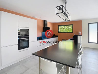 Villa - 230 m² - 6 pièces