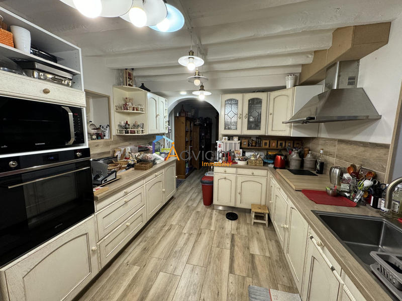 Maison - 240 m² - 8 pièces