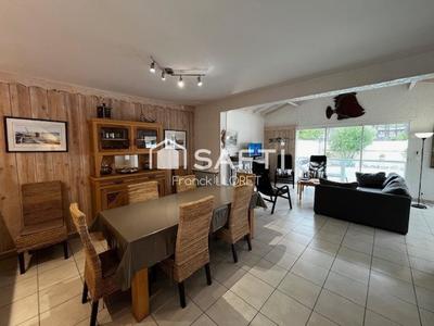 Maison - 111 m² - 9 pièces