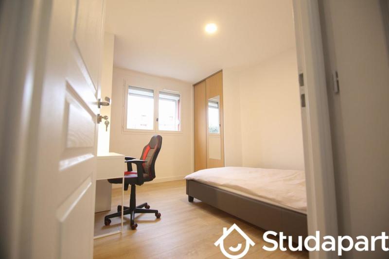 Chambre - 9 m² - 1 pièce