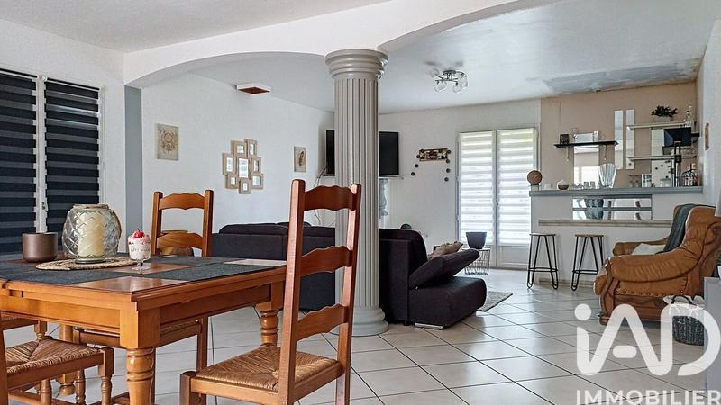 Maison - 244 m² - 9 pièces