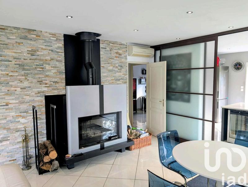 Maison - 230 m² - 8 pièces