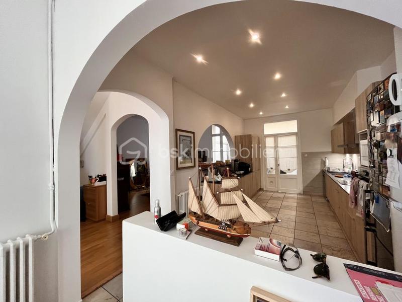 Maison de maîtres - 220 m² - 8 pièces