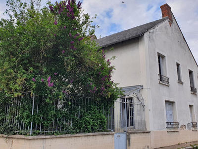 Maison - 93 m² - 5 pièces