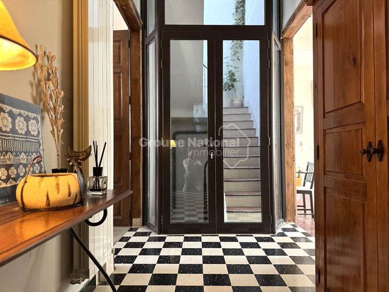 Maison - 243 m² - 6 pièces