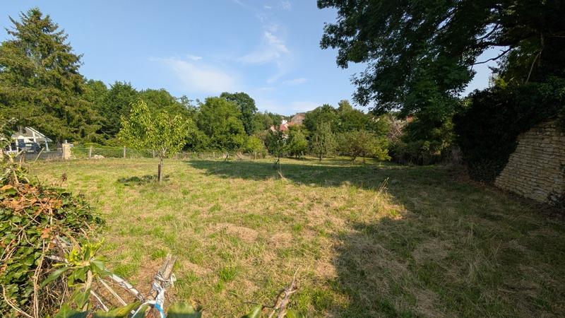 Terrain constructible - 1 228 m²